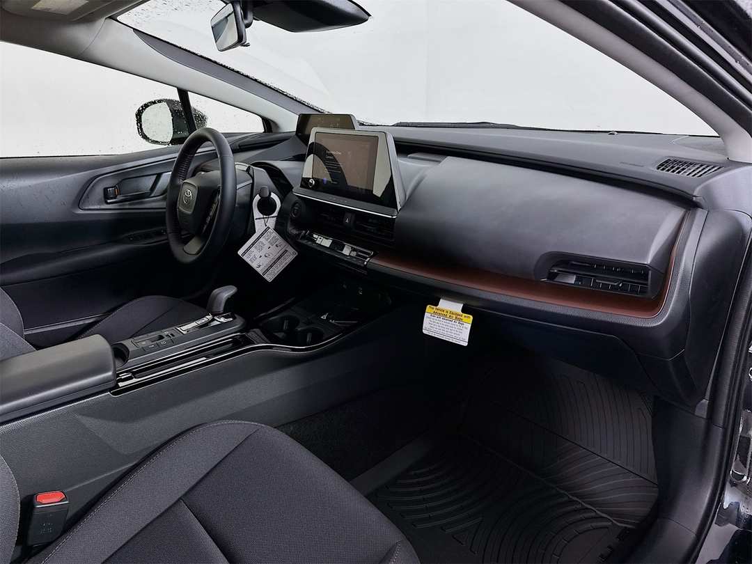 2026 Toyota Prius SE - Image 27