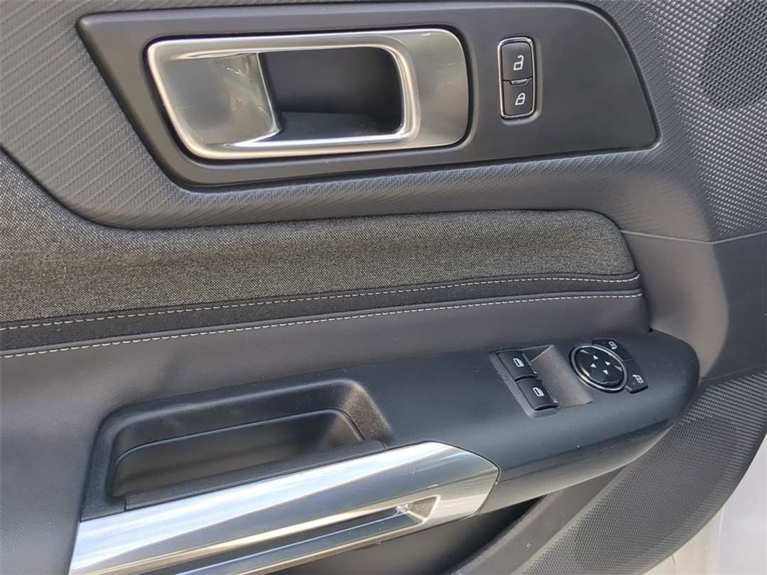 2026 Ford Mustang EcoBoost - Image 10