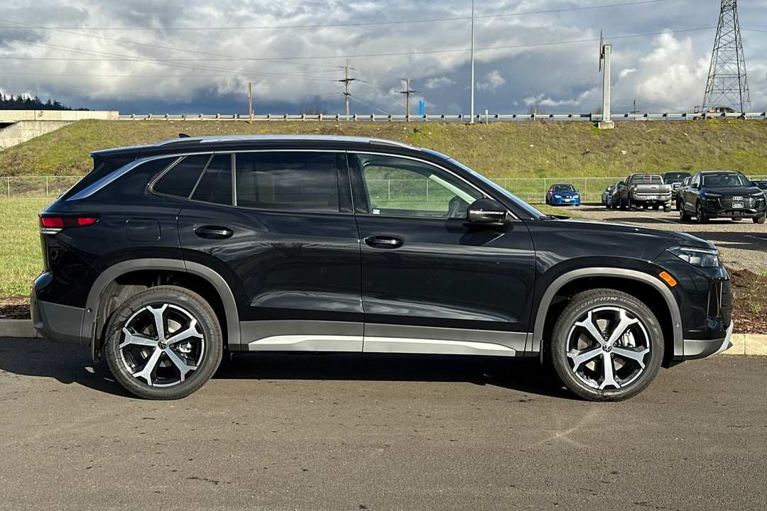 2026 Volkswagen Tiguan 2.0T SE - Image 2