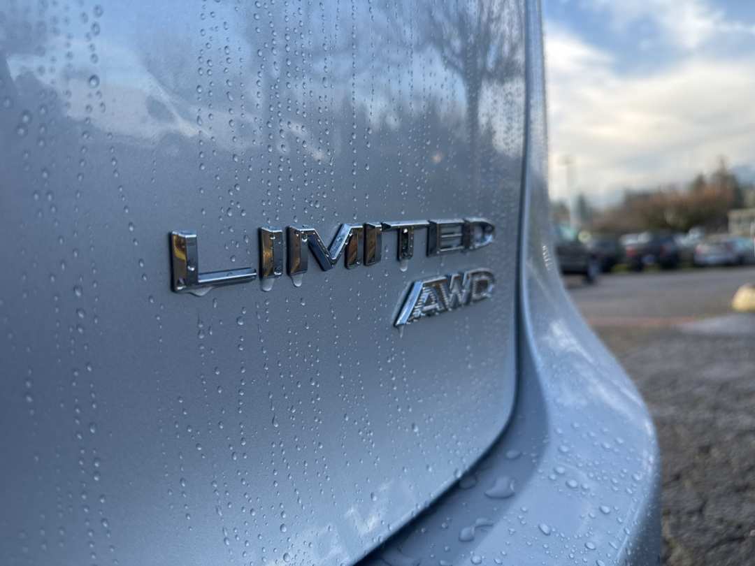 2022 Chrysler Pacifica Limited - Image 9