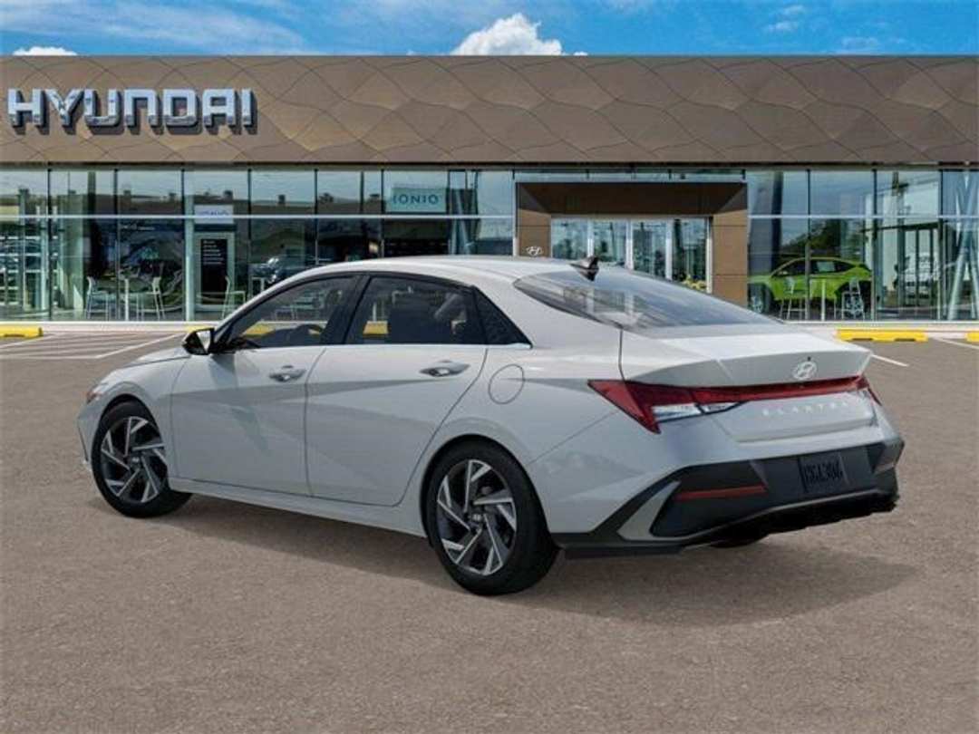 2026 Hyundai Elantra Limited - Image 5