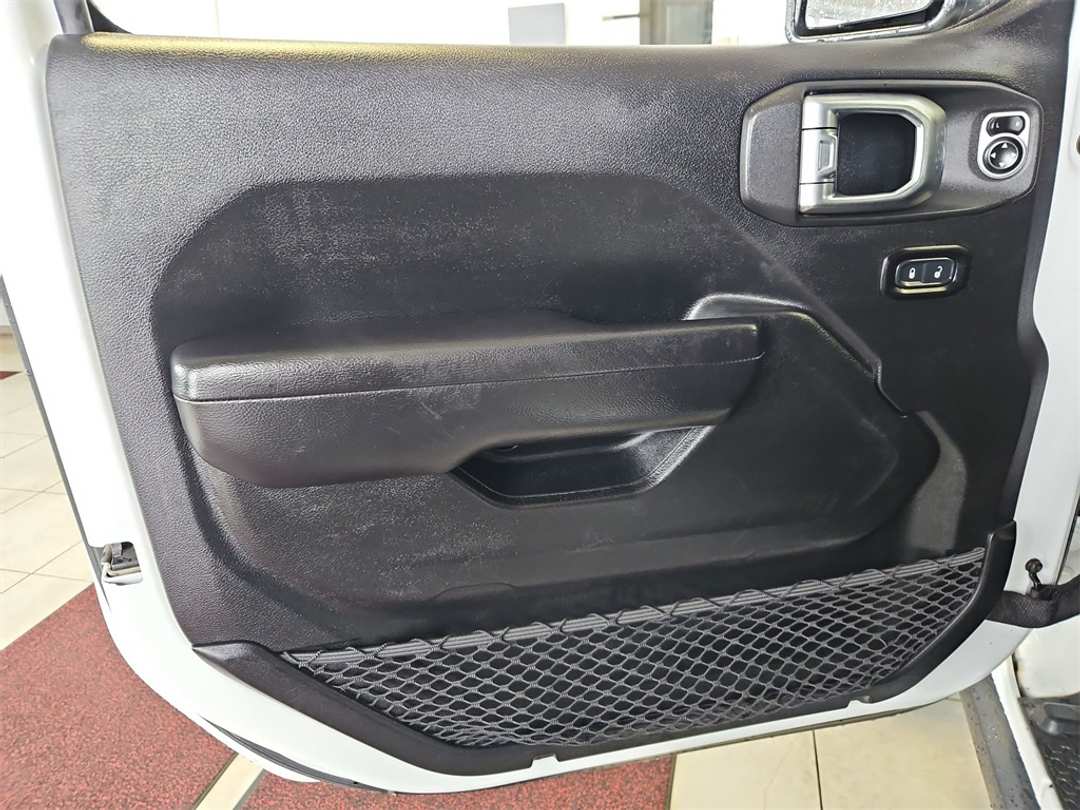 2020 Jeep Wrangler Rubicon - Image 10