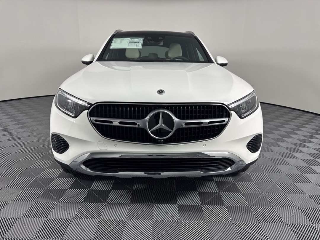 2026 Mercedes-Benz GLC 300 - Image 2