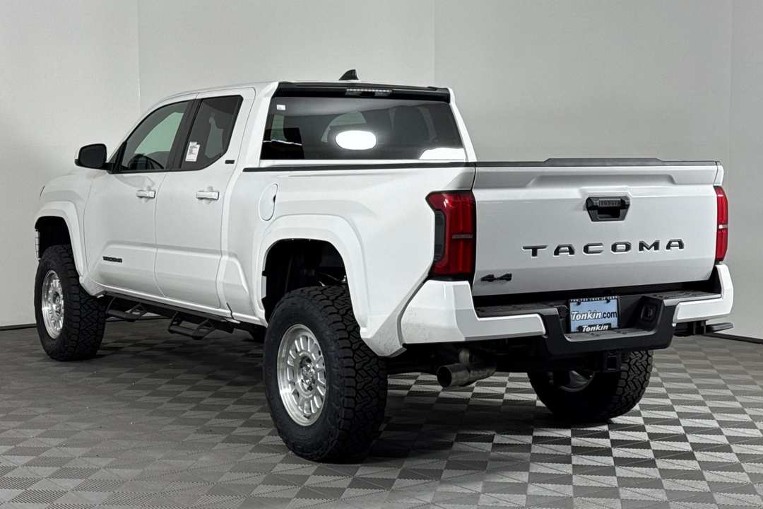 2025 Toyota Tacoma SR5 - Image 6
