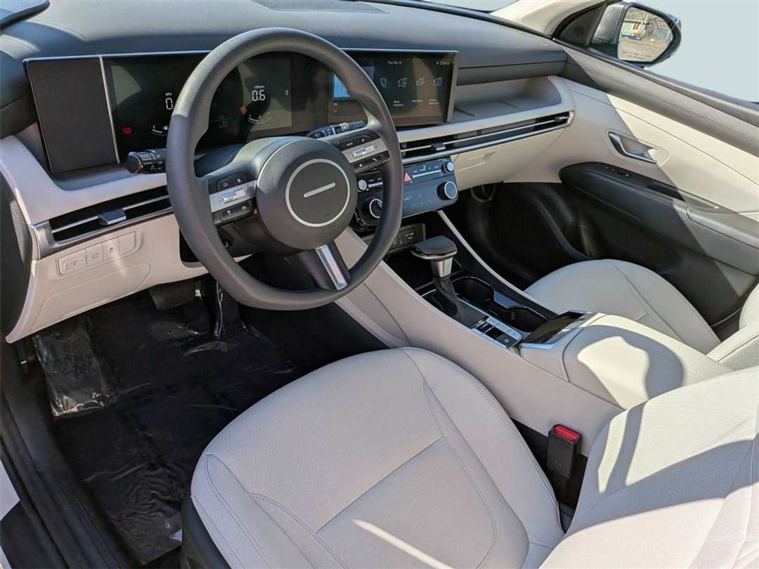2025 Hyundai Tucson SEL - Image 13