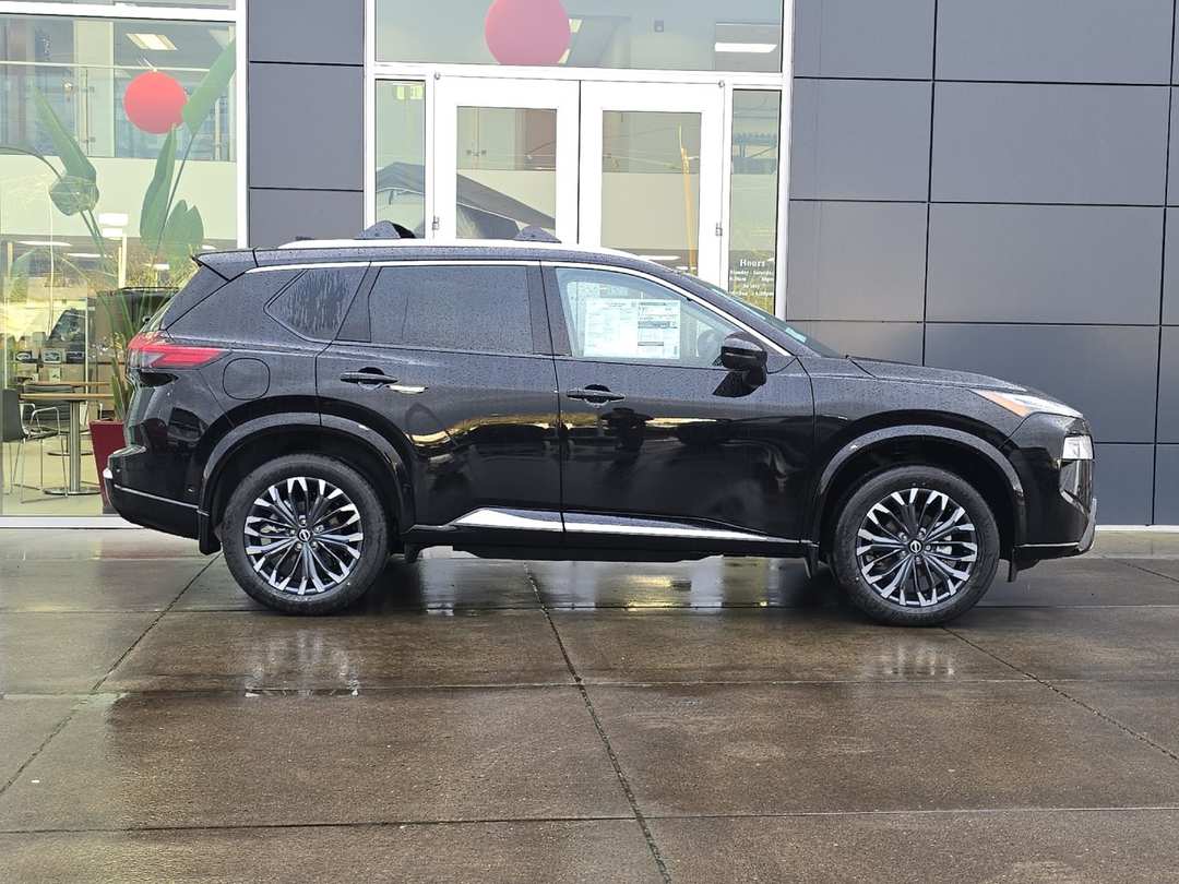 2026 Nissan Rogue Platinum - Image 2