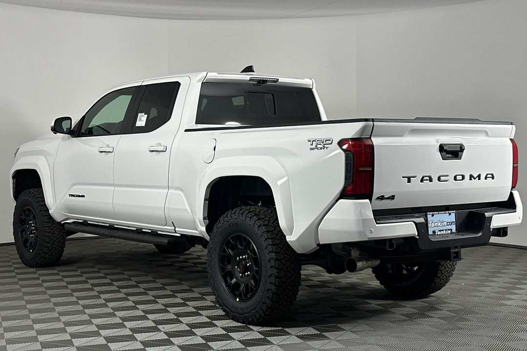 Toyota Tacoma - Image 6