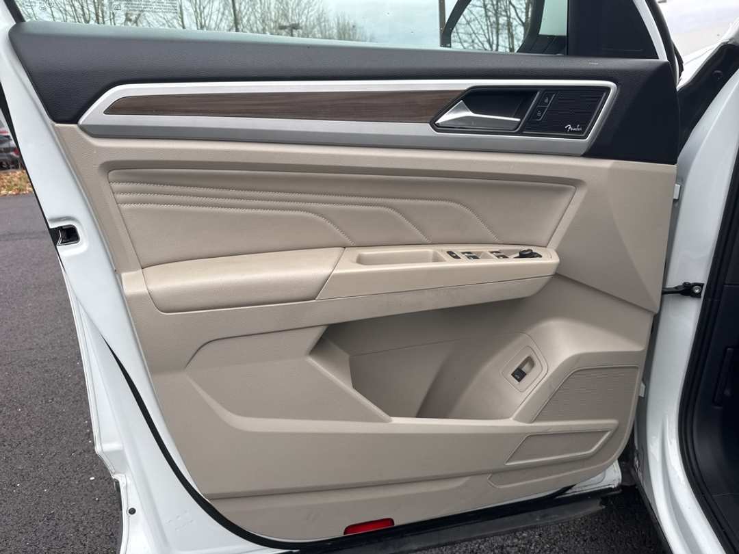 2021 Volkswagen Atlas SEL Premium - Image 11