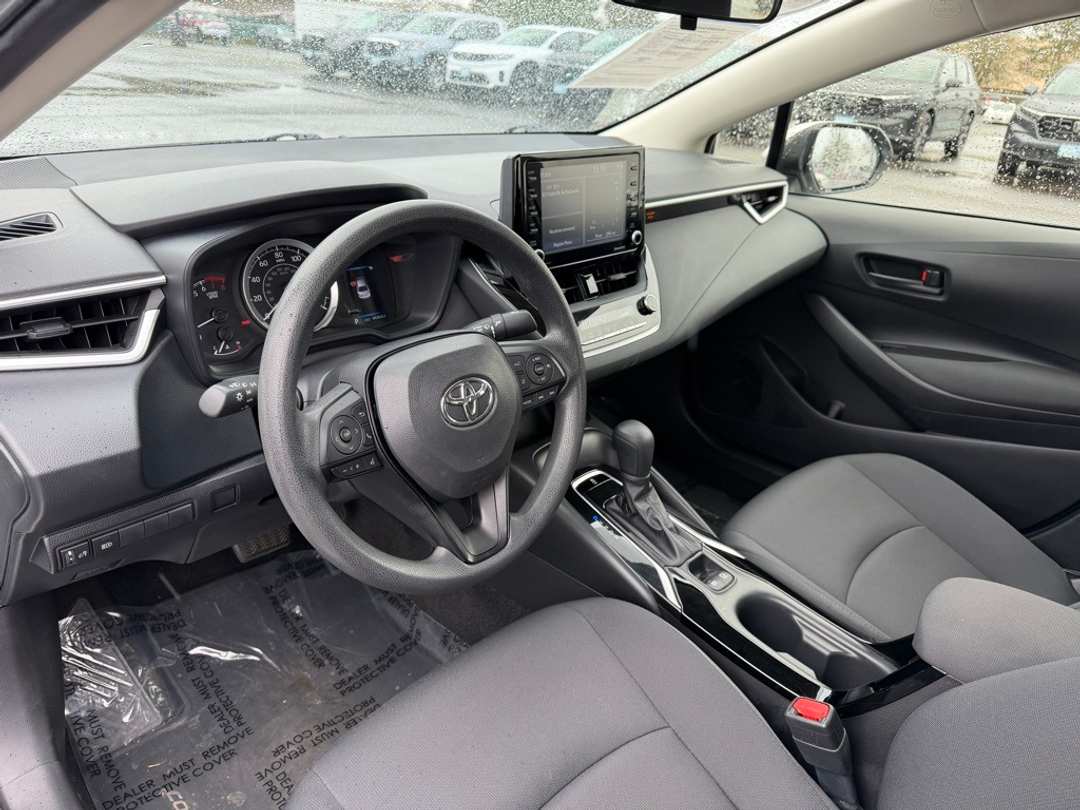 2022 Toyota Corolla LE - Image 16
