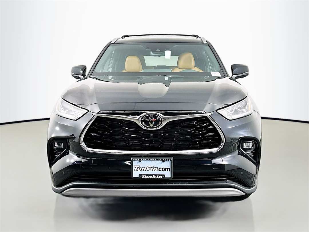 2026 Toyota Highlander Platinum - Image 2