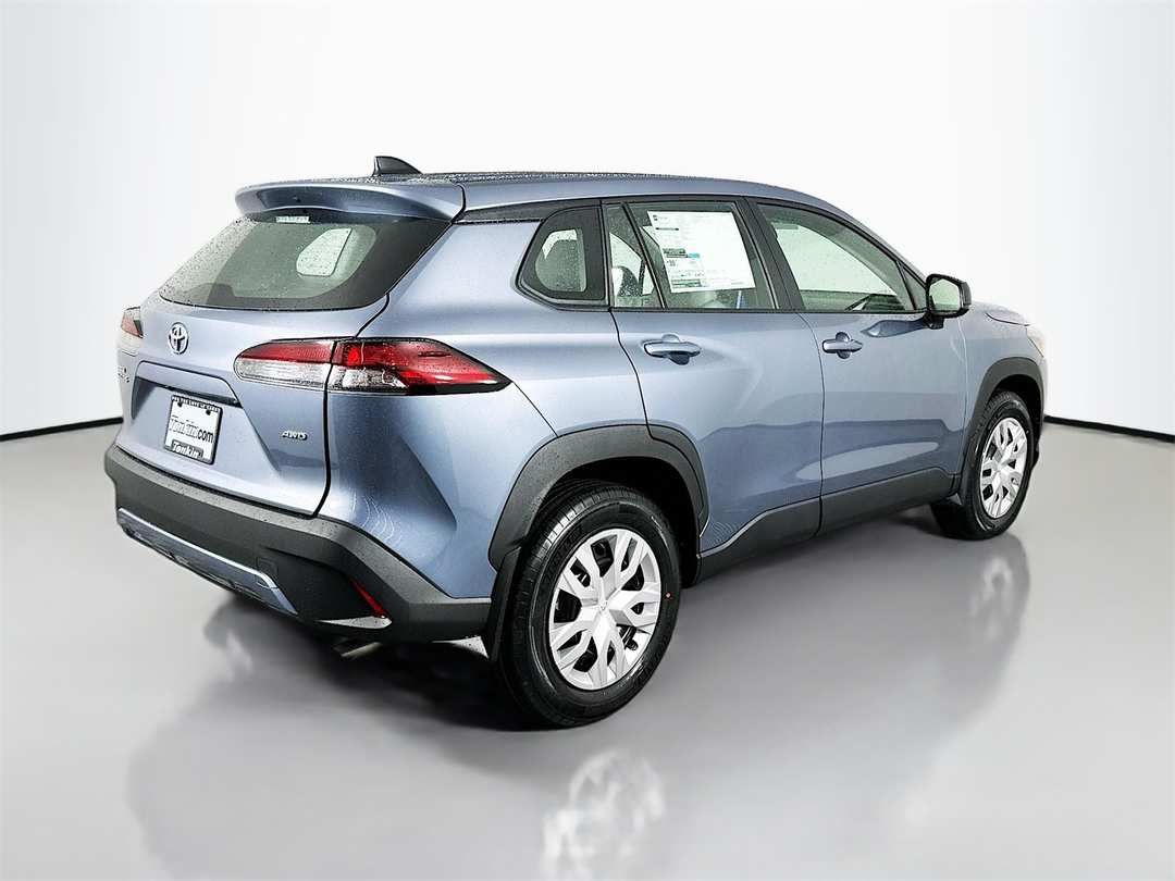 2026 Toyota Corolla Cross L - Image 7