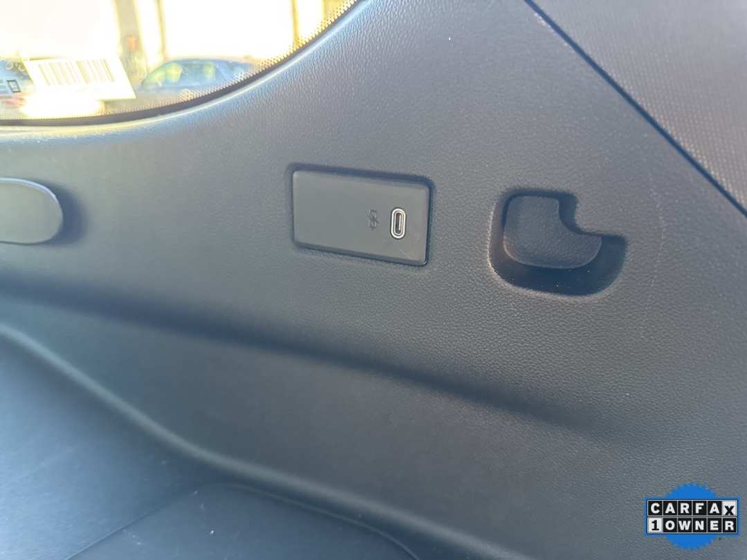 2025 GMC Yukon Denali - Image 40