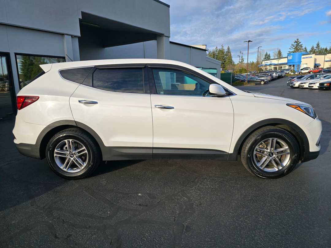 2018 Hyundai Santa Fe Sport 2.4 Base - Image 3