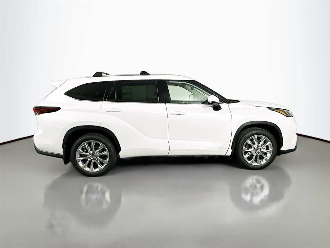 2026 Toyota Highlander Limited - Image 8