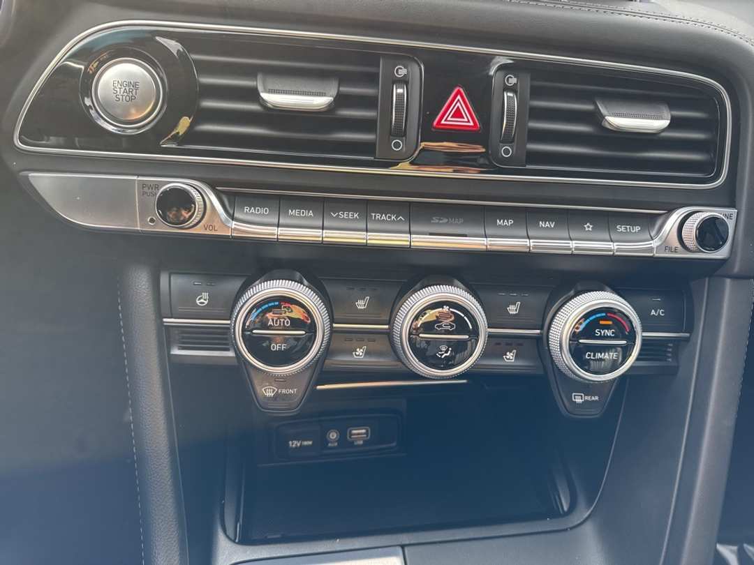 2019 Genesis G70 2.0T Advanced - Image 25