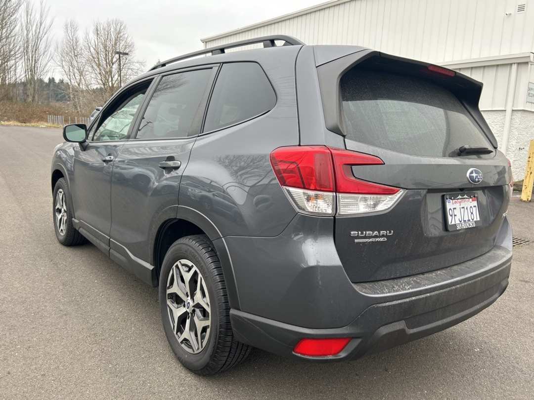 2023 Subaru Forester Premium - Image 2