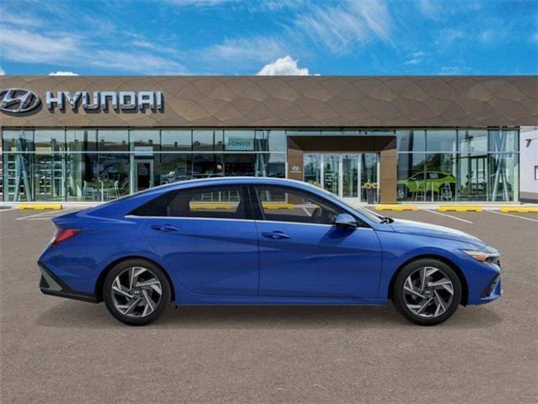 2026 Hyundai Elantra Limited - Image 7