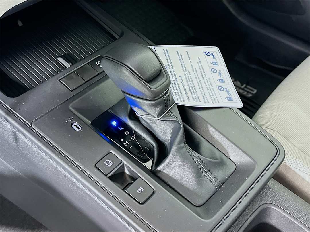 2026 Toyota Corolla Cross L - Image 17