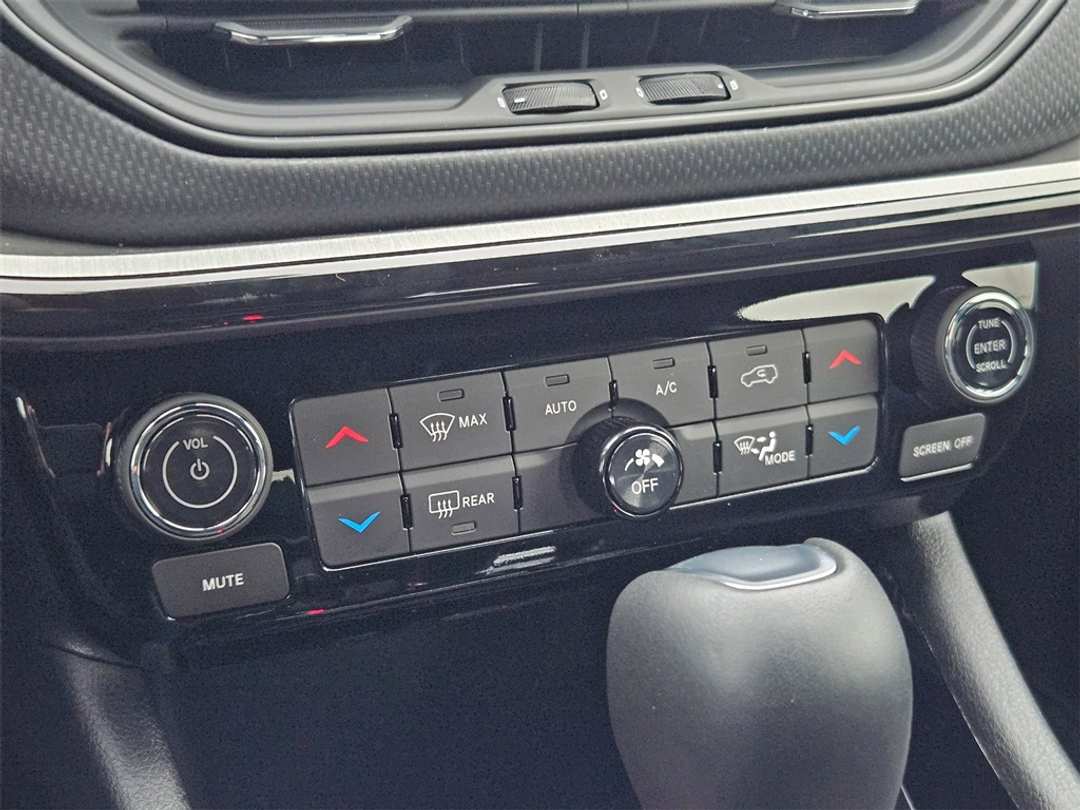 2026 Jeep Compass Trailhawk - Image 24