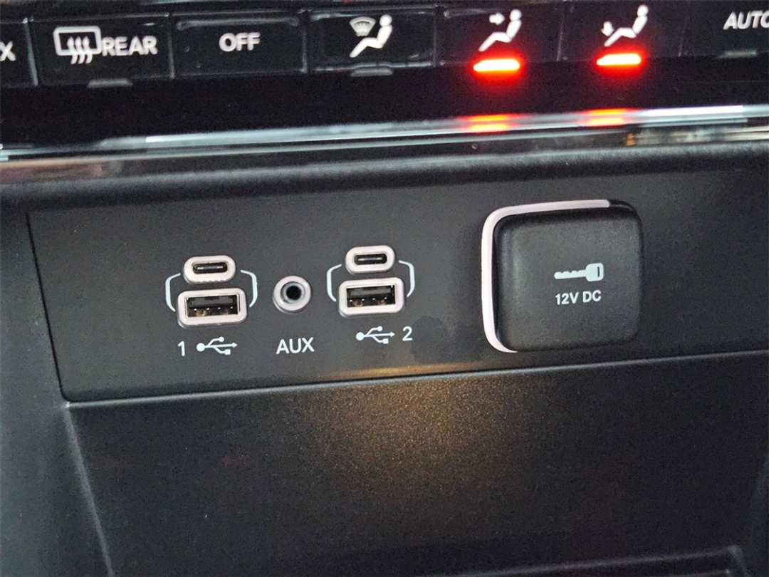 2025 Jeep Grand Cherokee L Laredo - Image 24