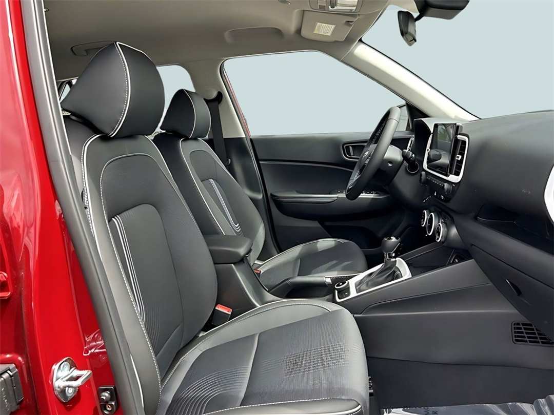 2025 Hyundai Venue Limited - Image 27
