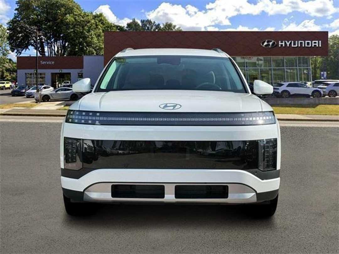 2026 Hyundai Ioniq 9 SE - Image 12