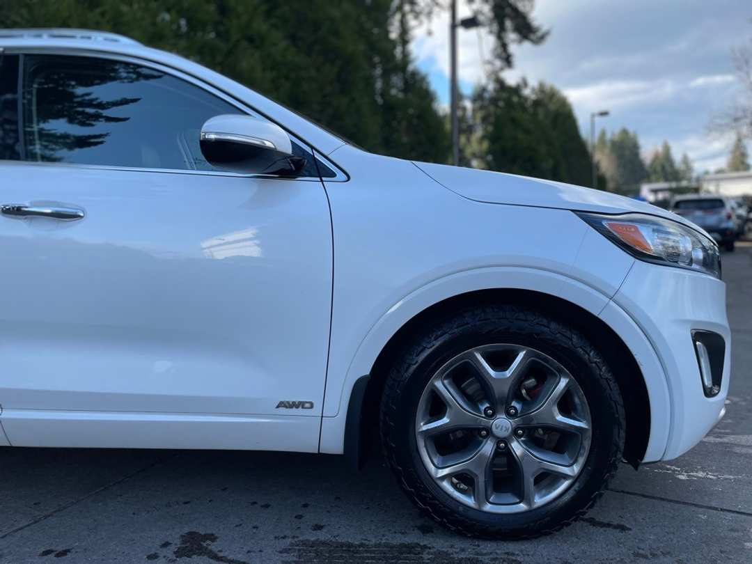 2016 Kia Sorento SX - Image 2