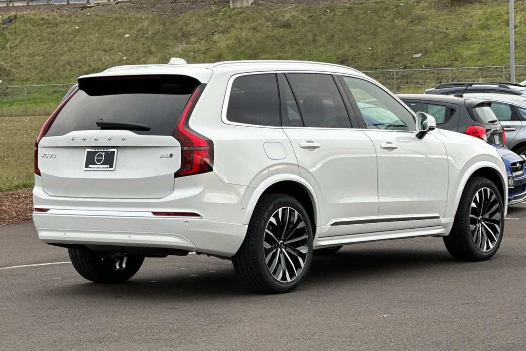 2026 Volvo Xc90 B6 Plus 7Seater - Image 3