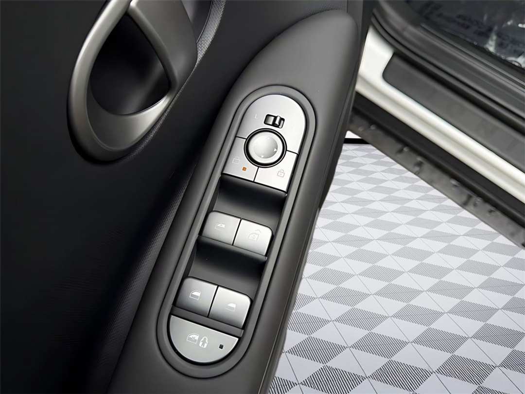 2026 Hyundai Ioniq 5 SEL - Image 12