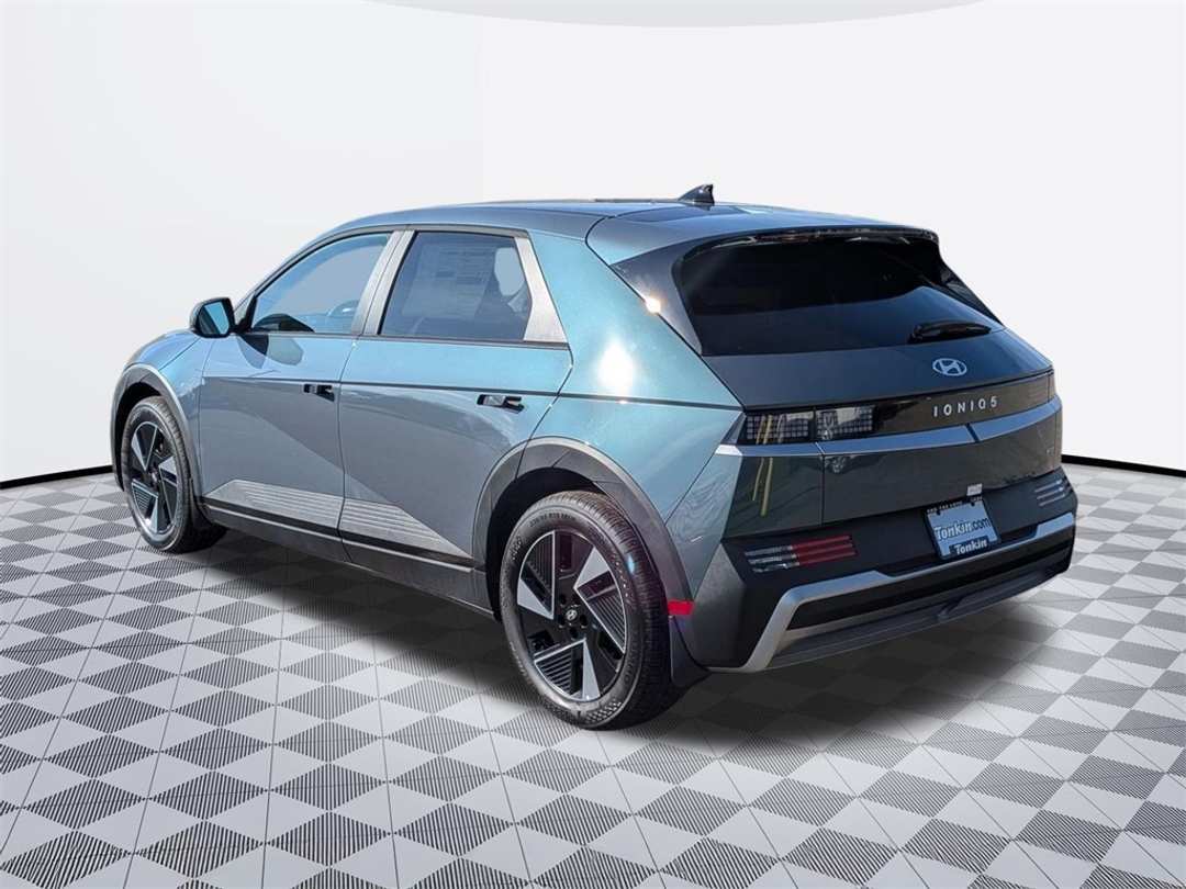 2026 Hyundai Ioniq 5 SEL - Image 4