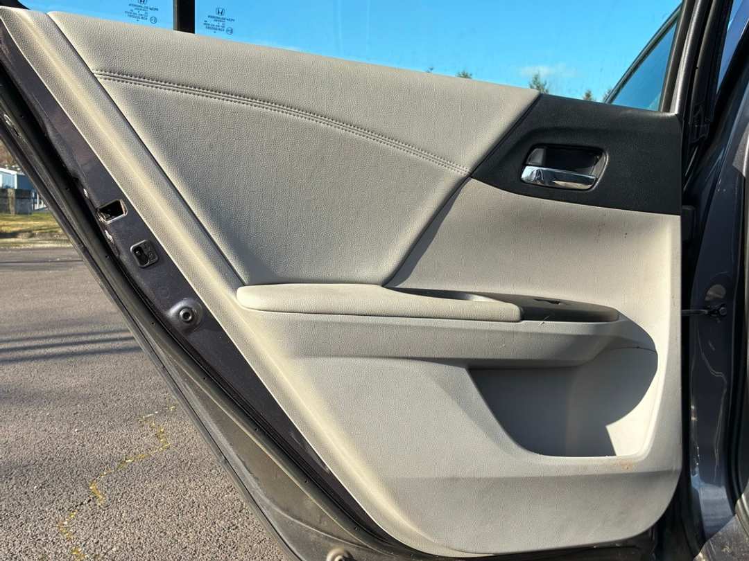 2015 Honda Accord EXL - Image 23