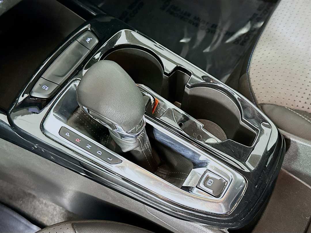 2025 Chevrolet Trax LT - Image 17