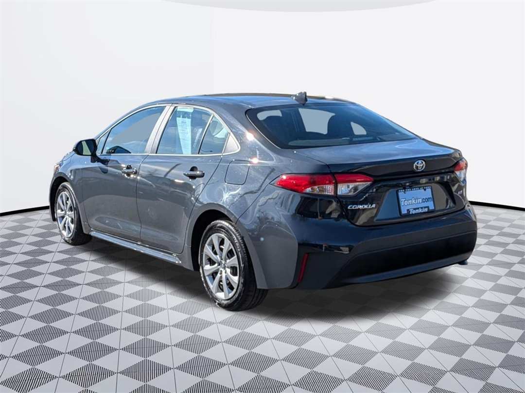 2025 Toyota Corolla LE - Image 4