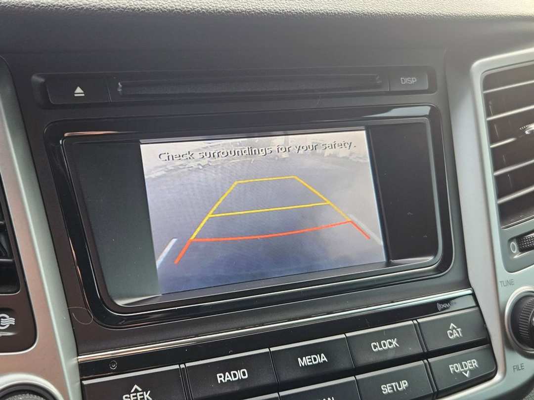 2017 Hyundai Tucson SE - Image 21