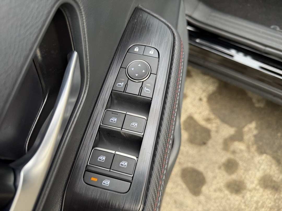 2026 Nissan Kicks SR - Image 16