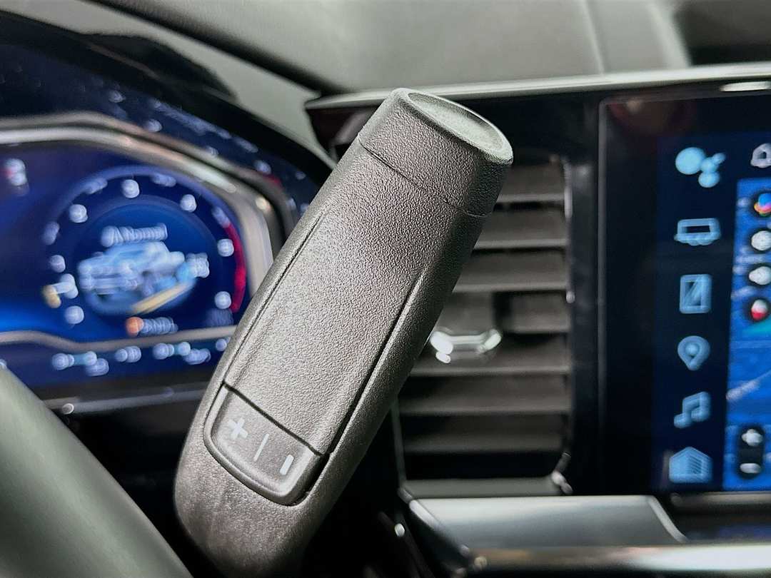 2025 Chevrolet Silverado 3500Hd LTZ - Image 18