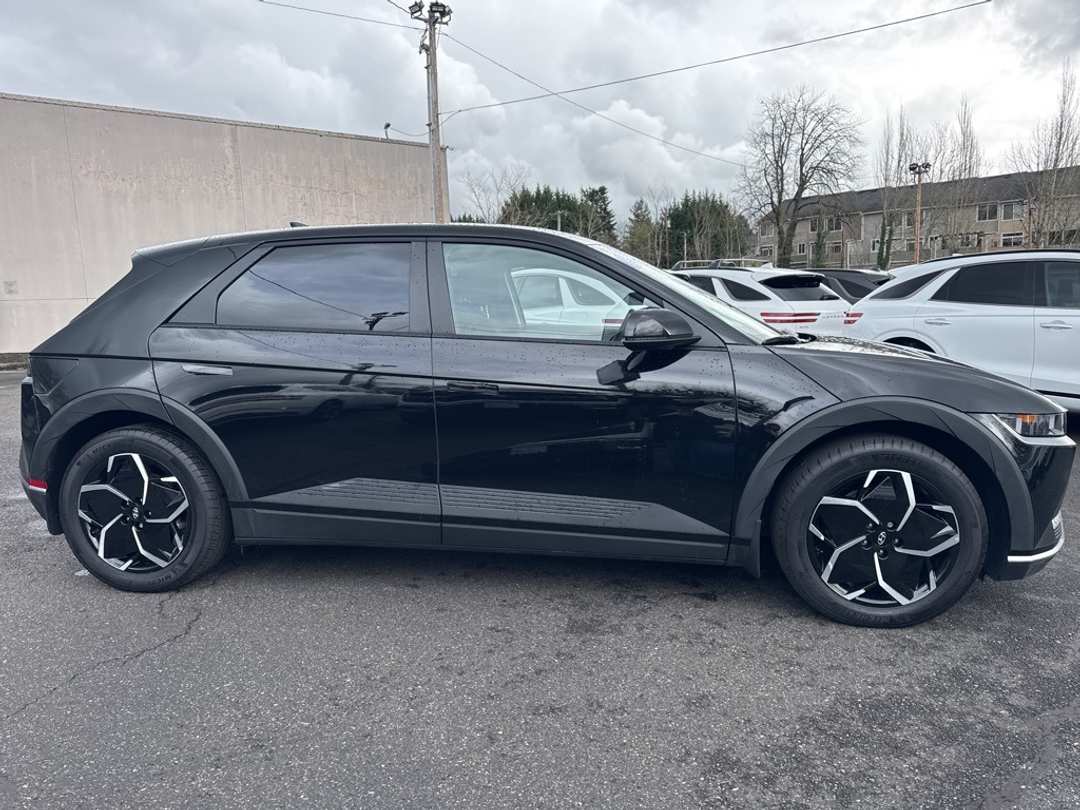 2024 Hyundai Ioniq 5 SEL - Image 8