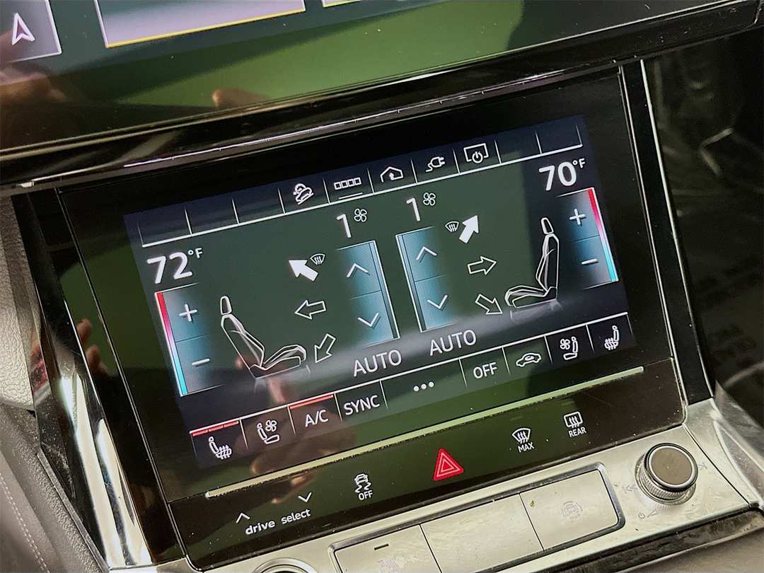 2022 Audi E-Tron Premium Plus - Image 16