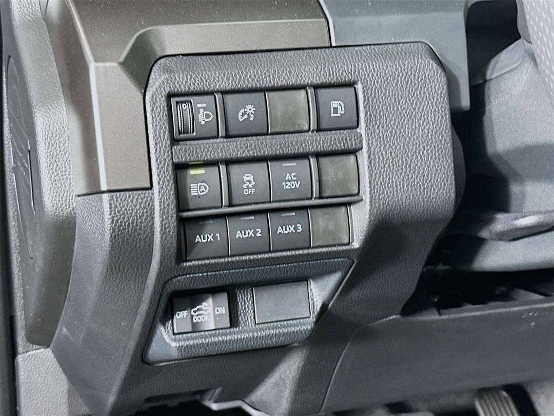 2025 Toyota Tacoma TRD Off Road - Image 10