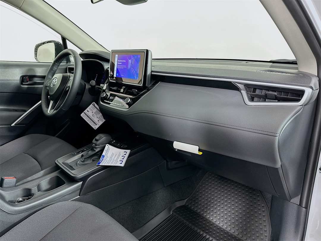 2026 Toyota Corolla Cross LE - Image 29