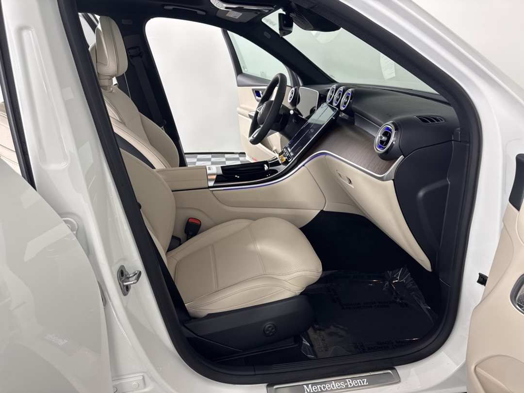 2026 Mercedes-Benz GLC GLC 300 - Image 14