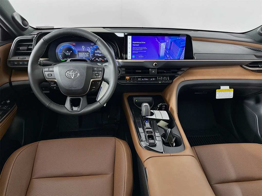 2025 Toyota Crown Signia Limited - Image 24