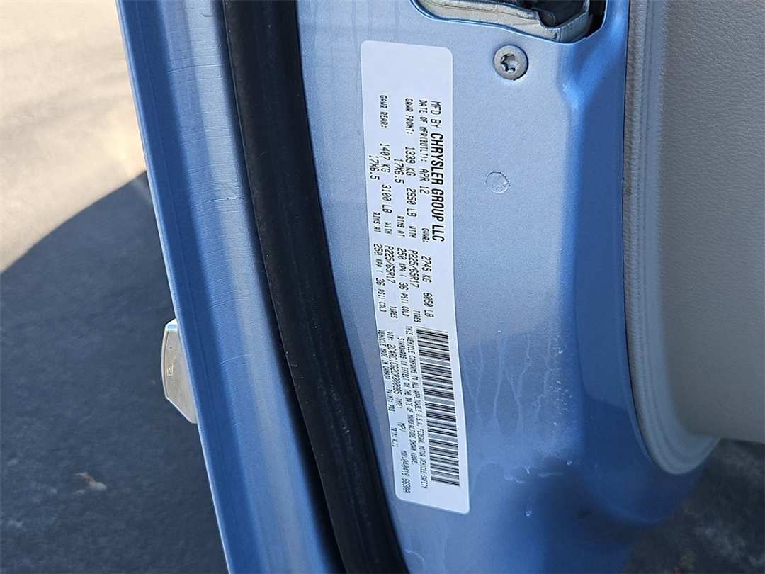 2012 Chrysler Town & Country TouringL - Image 32