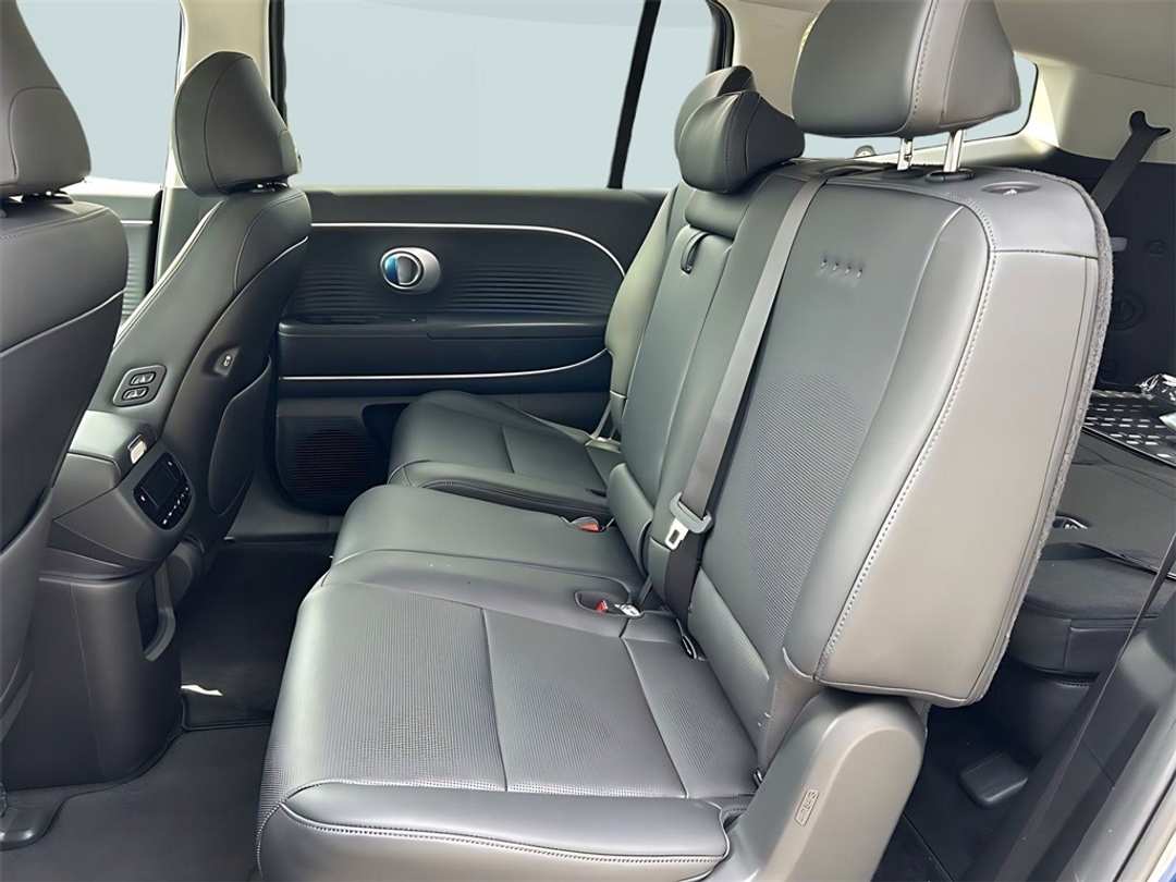 2026 Hyundai Ioniq 9 SEL - Image 25