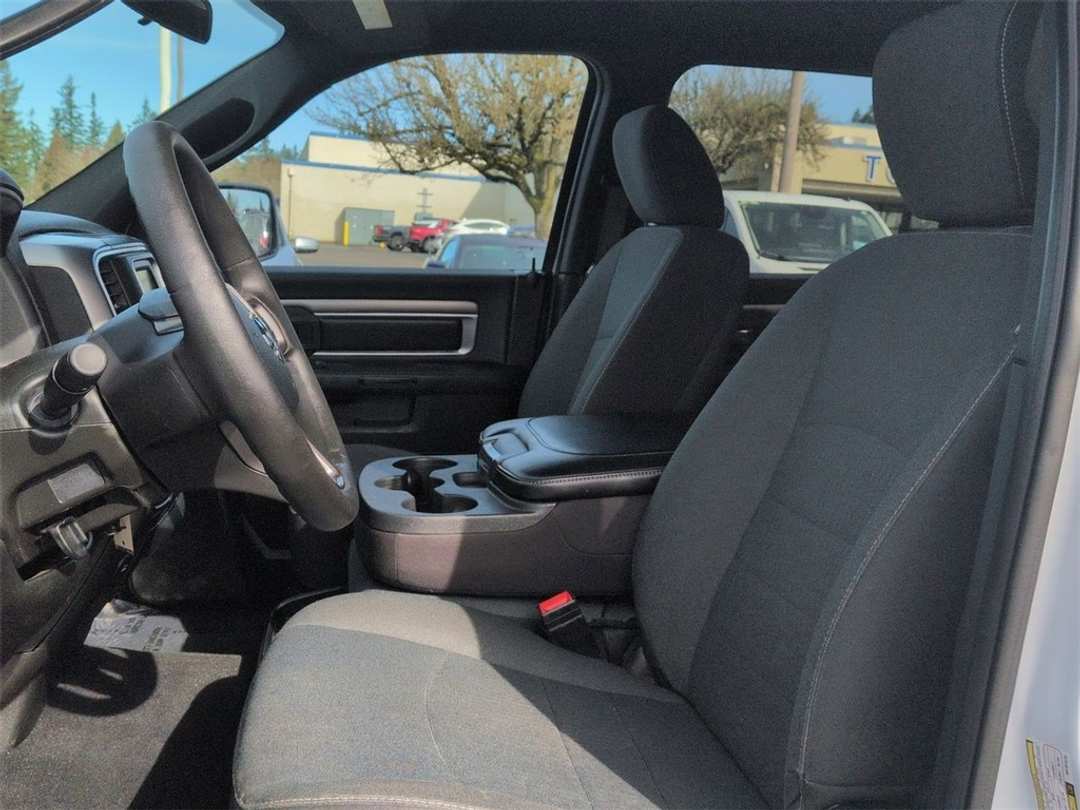 2022 Ram 1500 Classic Warlock - Image 13