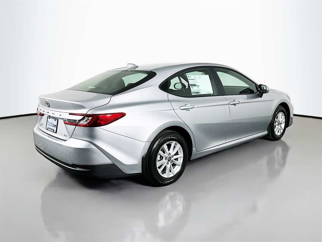 2026 Toyota Camry LE - Image 7