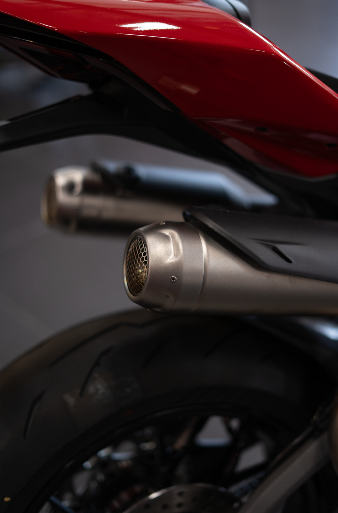 2025 Ducati Panigale V2S - Image 4