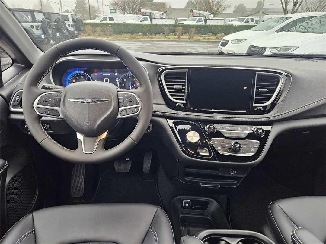 2026 Chrysler Pacifica Select - Image 27