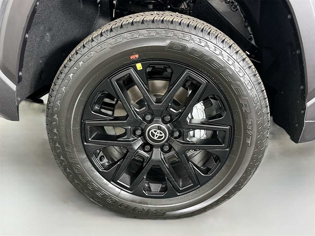 2026 Toyota Tundra Limited - Image 31