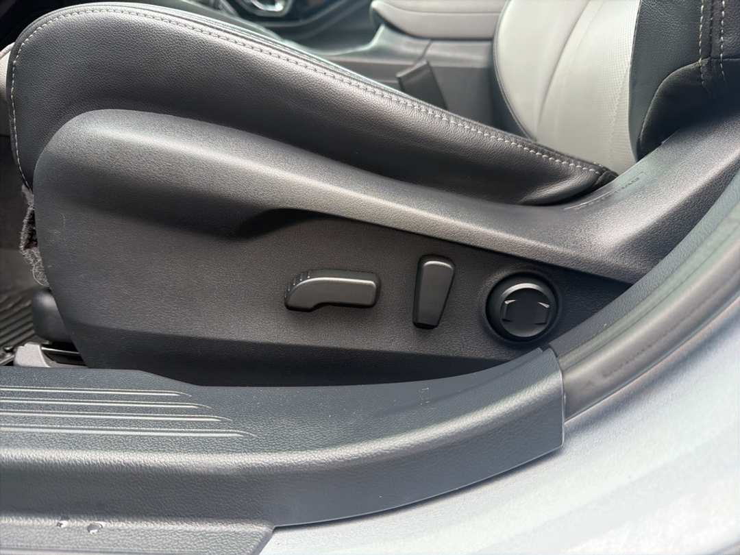 2020 Subaru Outback Limited - Image 16